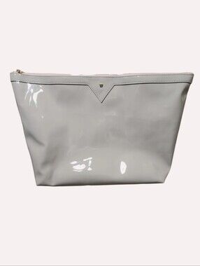 Kelly Wynne Travel Leather Glossy Travel Pouch Champagne Beige